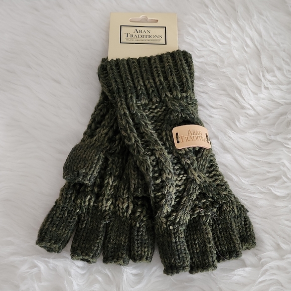 Aran Traditions Accessories - Aran Traditions Green Fingerless Gloves Brand New